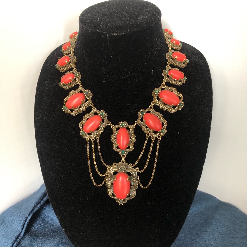 Ann Taylor statement necklace